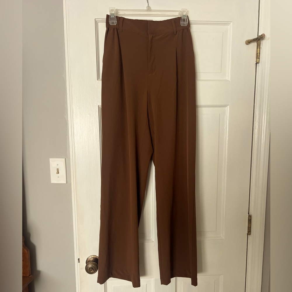 ALO Yoga trousers.